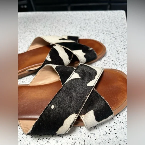 Shu Shop Stylish Black and White Cow Print Sandals/ size 8.5 - Picture 3 of 6